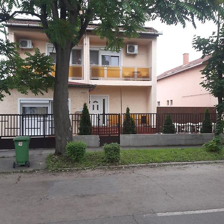 Appartamento Sasfeszek Hajdúszoboszló Esterno foto